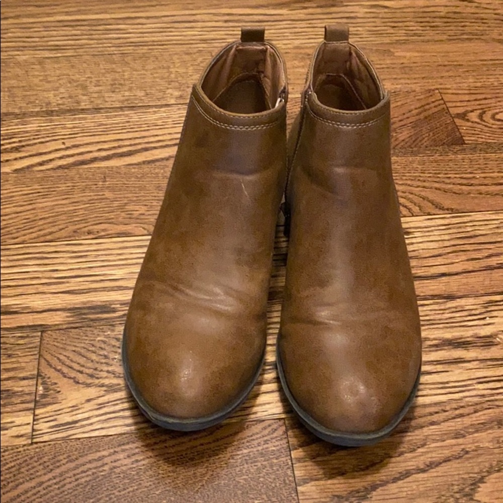 Women’s ankle brown boots